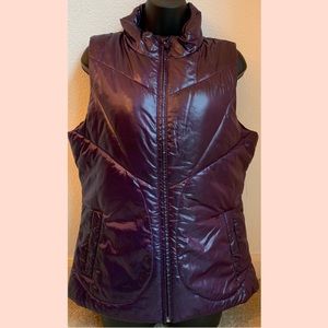 GAP Fit Puffer Vest in purple-Size M